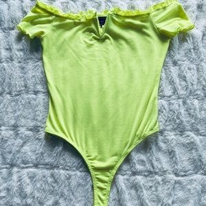 Neón green Polly & esther bodysuit size L new with tag